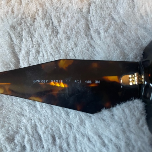 Prada tortoise shell sunglasses - Picture 3 of 4